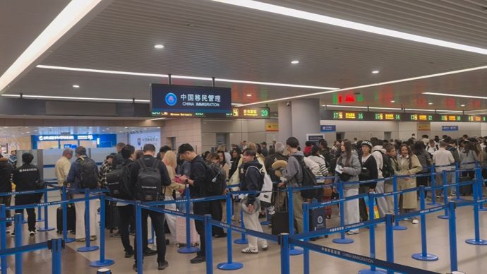 上海口岸单日入境外籍人数破2.7万人次，创历史新高