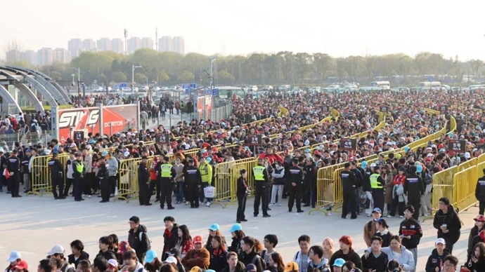 23万车迷观赛，上海警方圆满完成F1中国大奖赛安保工作