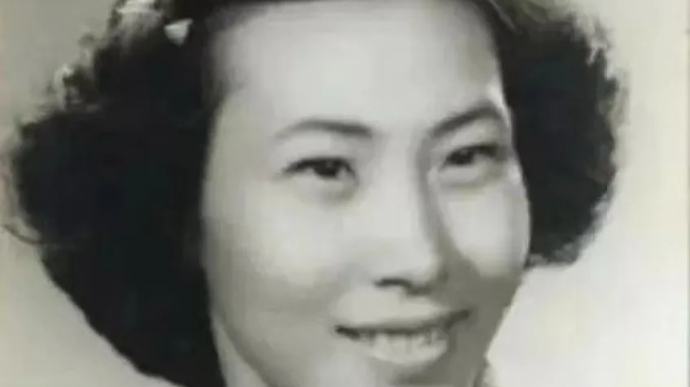 亲爱的老师，再见！上海人泪别人民教育家于漪！她春风般的话语就在耳边...