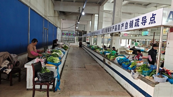 地上没了烂菜叶，心里有了舒坦劲