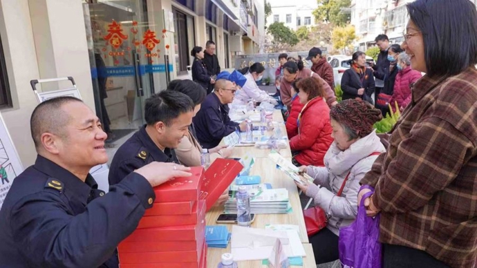 守护银发“钱袋子”与“药罐子”，金山区石化街道成立“银发消费守护联盟”