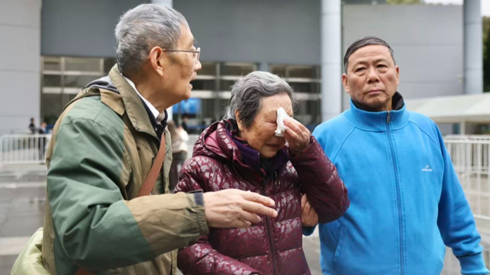 90岁的学生送别97岁于漪：“她对学生的爱说不完，恩情不能忘啊！”