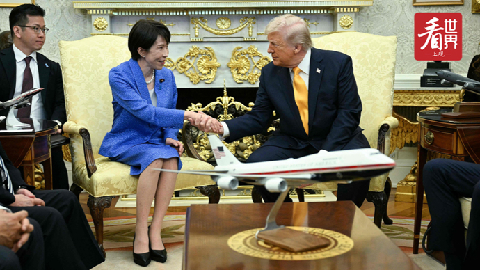 特朗普两句话让高市早苗由放松到尴尬：日本“真的挺身而出”，日本更懂“偷袭”；东京逾万民众集会，抗议高市危险政策动向
