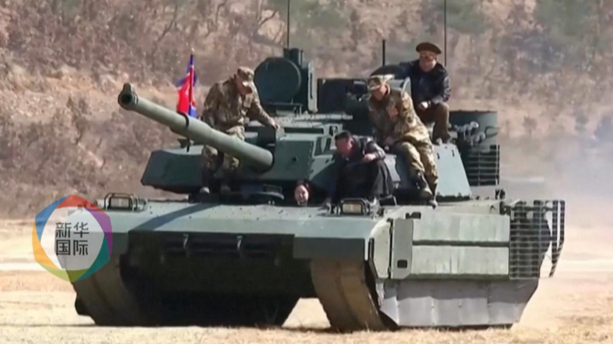 金正恩观摩演习：将用新型坦克装备朝鲜陆军