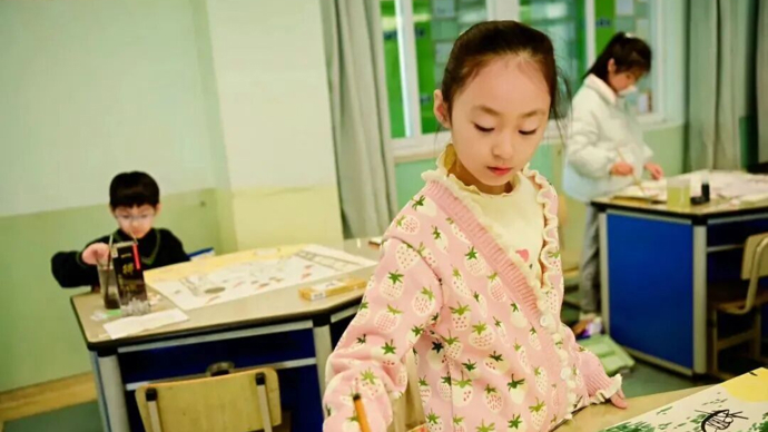 跨越万里共绘“山海情”，闵行、泽普千名学子“以画为媒”共赴艺术之约