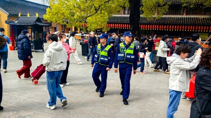 清明安保筑防线，徐汇区消防救援局全力护航节日祭扫祈福平安