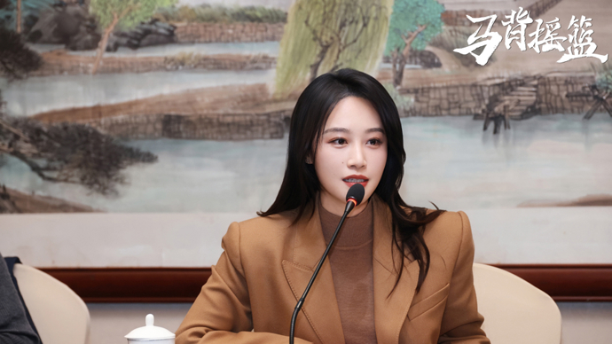 蓝盈莹谈微短剧《马背摇篮》：打破对短剧的误解，用“母老虎”诠释保育员
