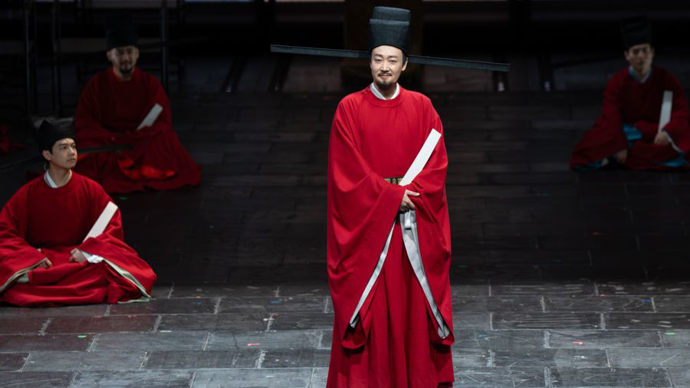 辛柏青休整近一年后复出，今晚在上海演绎“苏东坡”