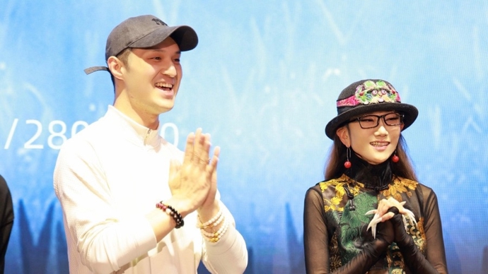 杨丽萍谈与观众“交心”：不只是“这个演员有多少块腹肌”