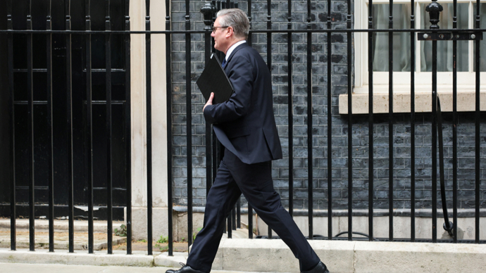 英议会下院将投票决定是否调查首相，首相办公室称反对党“孤注一掷”