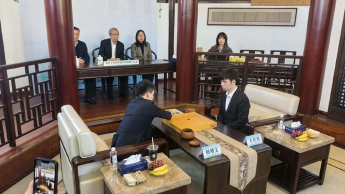 40届天元赛决赛历史上首次，第一手棋下在了天元位