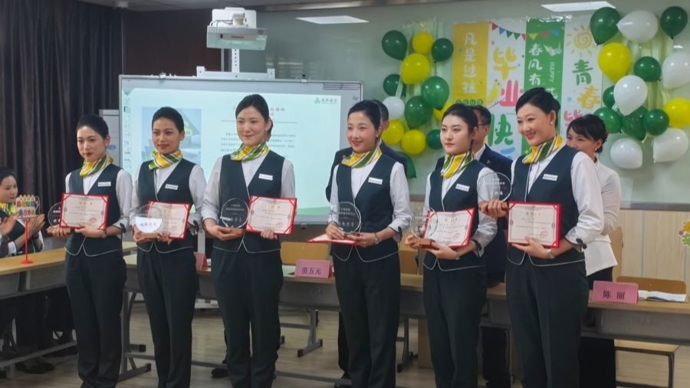 春秋航空27名“宝妈”学员全员毕业，“五一”后飞向蓝天