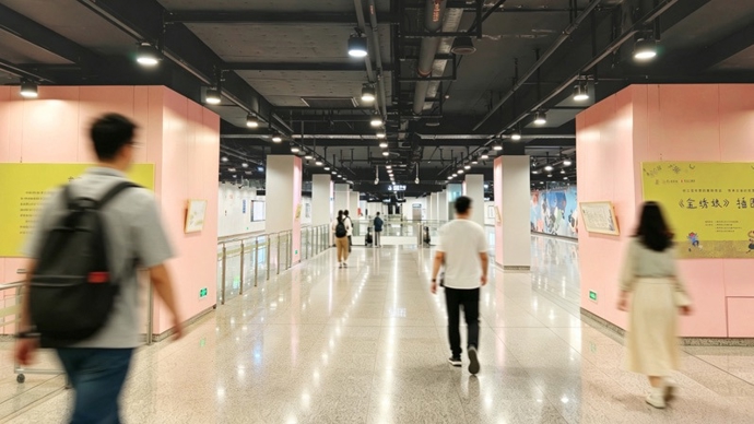在上海，坐地铁邂逅非遗之美！《金绣娘》插图展亮相顾村公园站