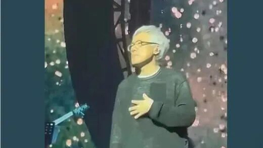 59岁著名男歌手患罕见病20多年，妻子首度透露：四处求医却无法彻底根治