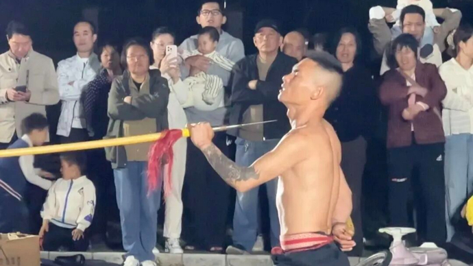 上海多区突然出现街头马戏团？孩子哭闹着要买，已有人受骗…紧急提醒