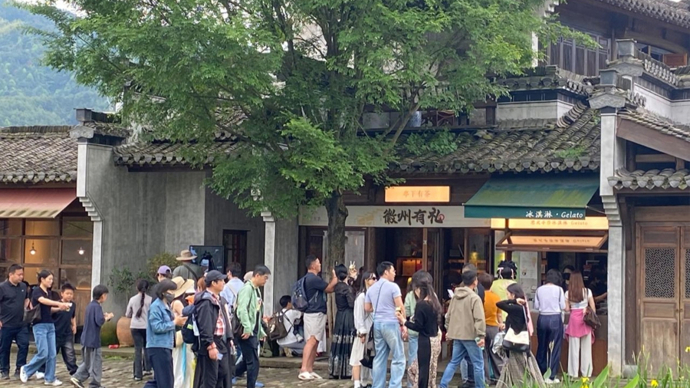 跟着影视游呈坎！白墙黛瓦、鱼龙灯火，邂逅最美徽州