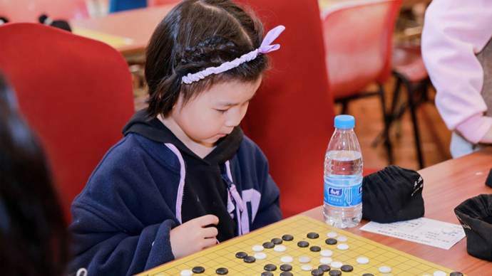 近千名萌娃因棋欢聚，小应氏杯上海希望之星围棋赛开枰