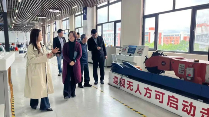 跨越山海传递温情，上海民建捐赠数字化产品助力毕节教育发展