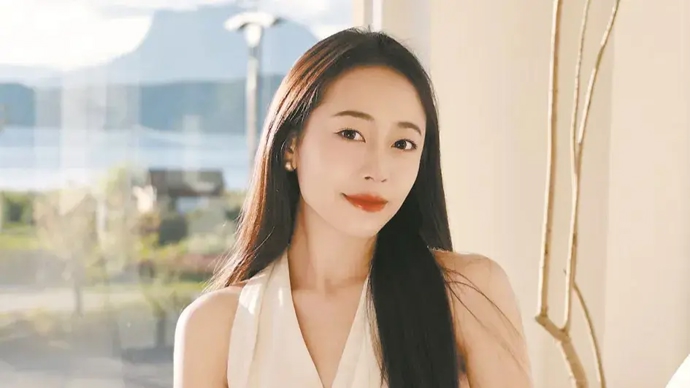 封面人物 | 废墟里的“芭蕾女孩”李月：我想给更多人带去勇气与力量