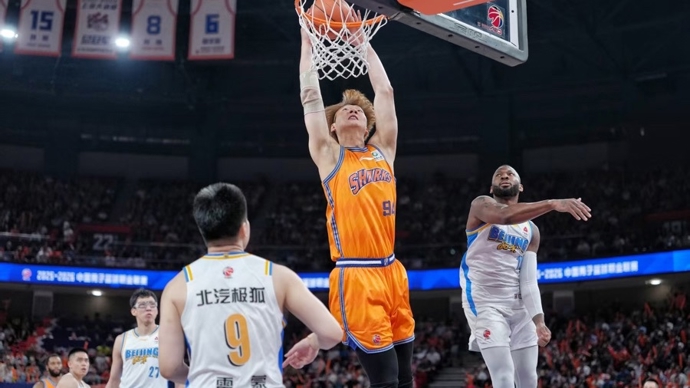 开门红！上海大鲨鱼拿下CBA半决赛首场胜利