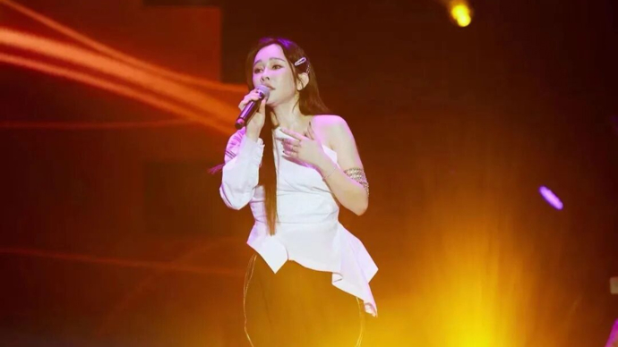 知名女歌手因败血性休克取消上海等地演唱会，醒后泪崩致歉！经纪人：仍未脱险