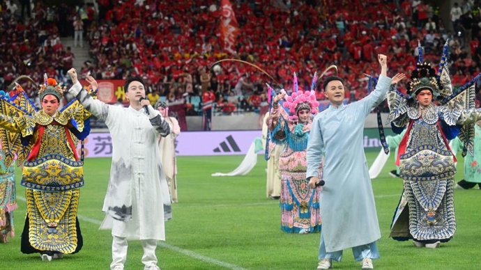 何润东“项羽”之后，这位上海男演员出现在苏超苏州主场