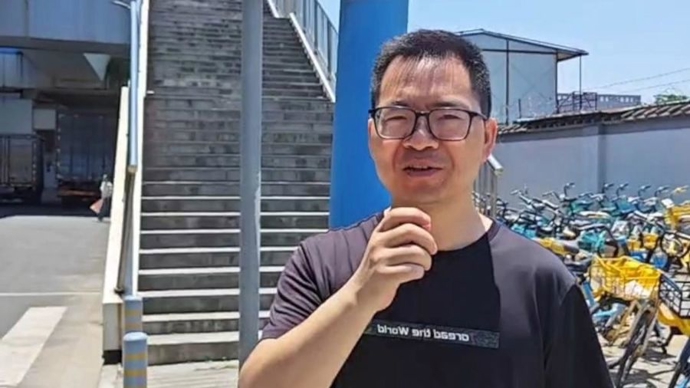很难很累很辛苦！这座“必经之桥”让人“望而却步”，“出行难点”如何打通