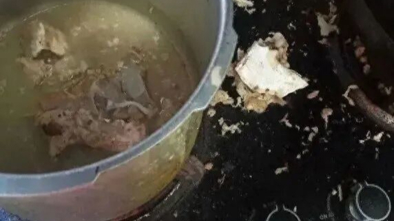 突然炸了！锅盖迎面飞来，女子颅脑重伤被送进EICU
