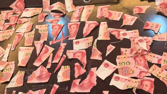 80岁老人撕碎近20万养老积蓄，碎片超1万张！家人紧急求助银行，结局感人