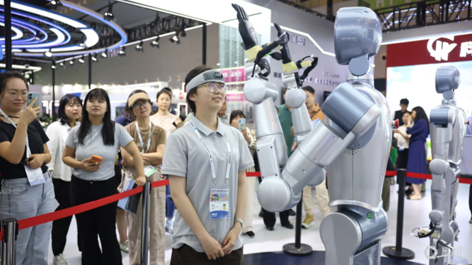 【场面】上交会技术成交项目首次突破600项