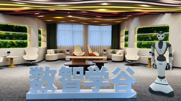 AI赋能科创教育走出特色路径，卢湾高级中学案例入选世界数字教育大会案例集
