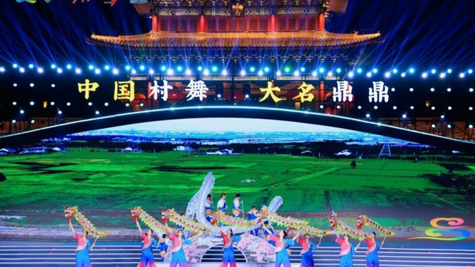 太飒了！代表上海出征，金山“小白龙”舞了个全国一等奖