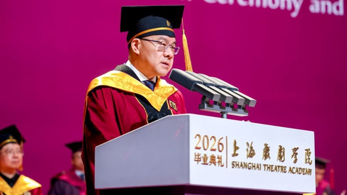 如何培养艺术人才？上戏院长黄昌勇在毕业典礼回应靳东冯远征的问题