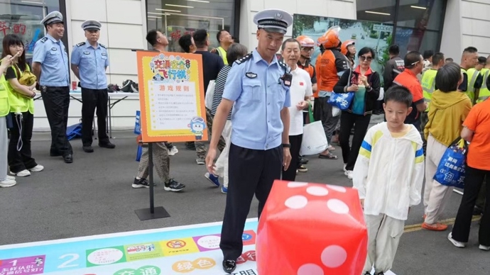同心护交通 聚力保平安：奉贤区奉浦街道启动交通安全综合治理宣整行动