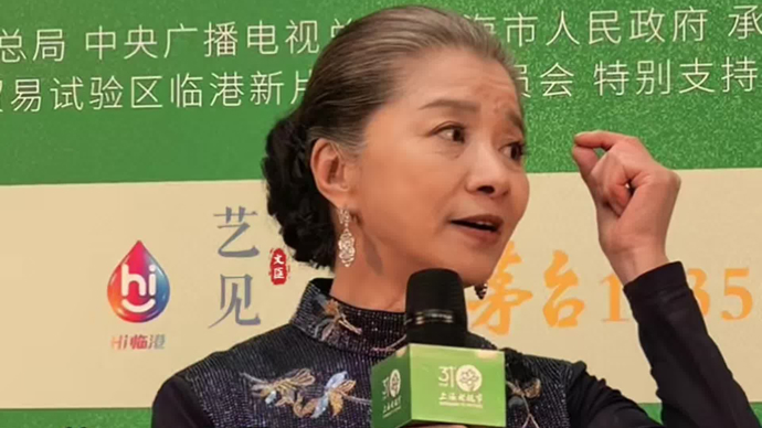 迟蓬沉浸式演绎角色：用肥皂洗头，模仿山东农妇走路，成就简单的“大脚娘”