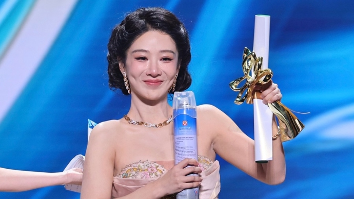 从“差一点点”到白玉兰最佳女主，杨紫：这座奖杯是演员杨紫的起点