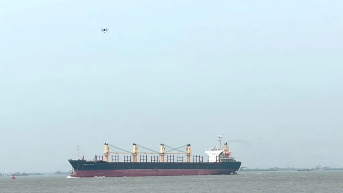 首飞成功！长江南通段迎来“空中配送员”