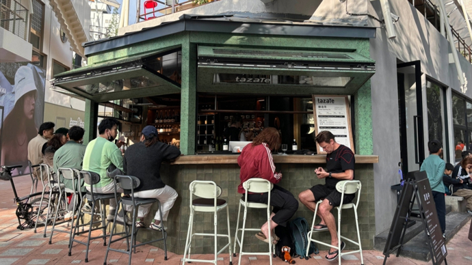 梧桐树下小店抓住“新风口”，把青春流量转为经济留量