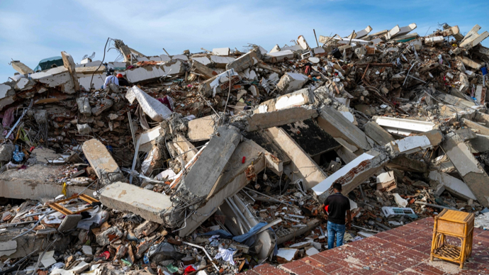 委内瑞拉地震死亡人数升至2645人，另15050人无家可归，885栋建筑受损