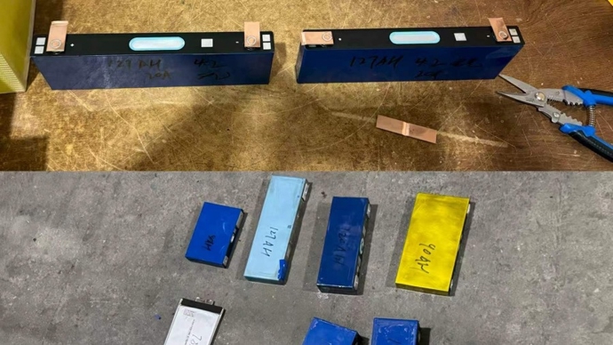 出租屋里捣鼓销售电动车“超标电池”！警方提醒：这是一辆辆“移动火药桶”