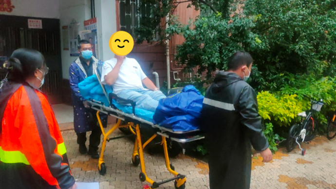 清晨，男子称“被抢劫”！警察上门，他却说“你们你们做做什么的……”