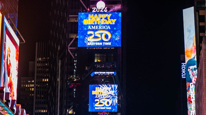 在热浪与批评声中，美国庆祝独立250周年