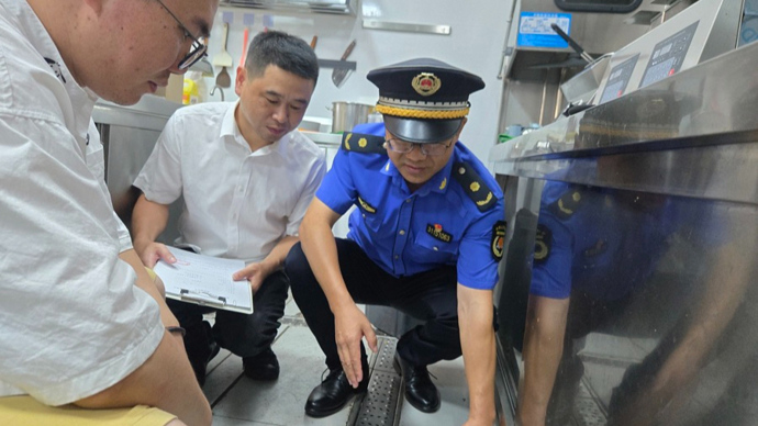 免罚、少扰、好办事！从“一罚了之”到“服务上门”，上海城管给商户吃定心丸