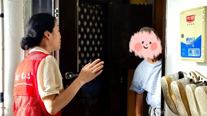 超强台风“巴威”逼近，上海社区做好高龄独居老人服务