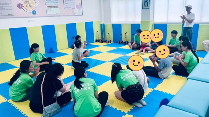 “星星的孩子”首次在暑托班过暑假，真相让人落泪……
