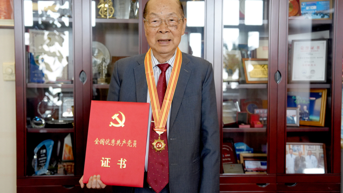 “全国优秀共产党员”汤钊猷：“党员医生更要勤勉创新，努力为国争光！”