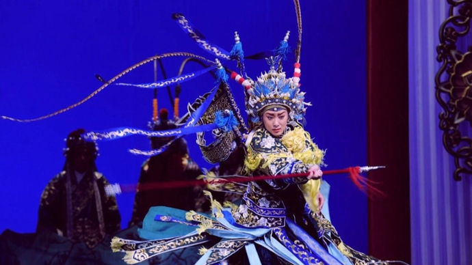 流量过后，归于“海上”：侯宇转身，在豫园听见梨园的心跳