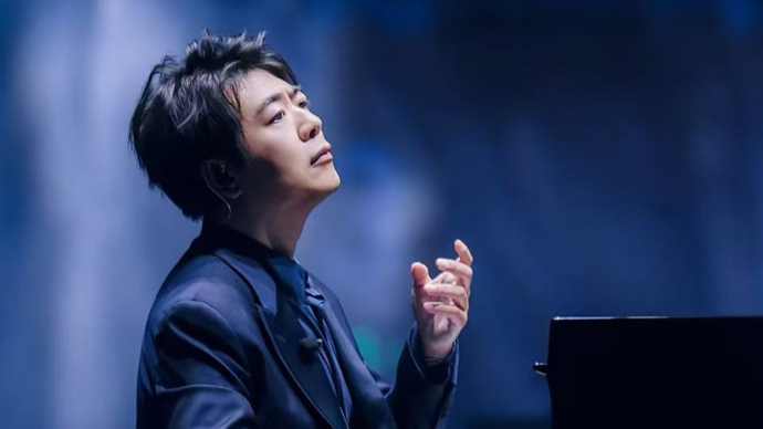 郎朗《钢琴书2》获国际大奖，将在世界杯官方活动演奏《茉莉花》
