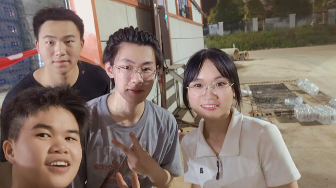 最酷18岁！毕业旅行变为志愿救灾，为两位上海学生的成人礼点赞