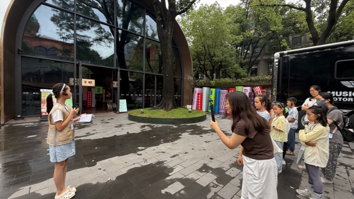 飞君连连看：走进108号“家+书屋”，在工业遗存中阅读城市